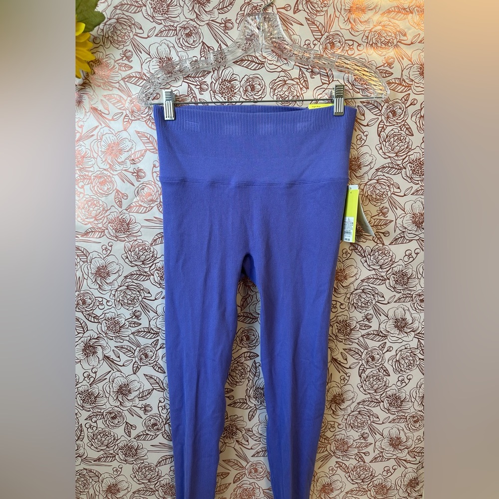 NWT All in Motion Ribbed seamless purple leggings size L